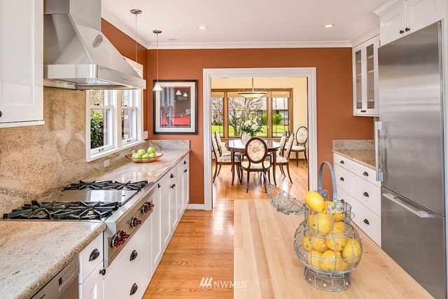 $886,000 | 3009 28th Avenue West, Seattle, WA 98199