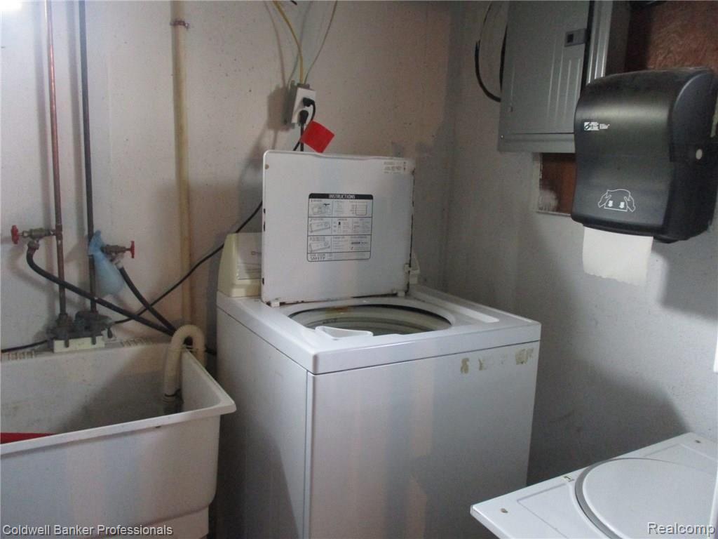 4969 Brown Road Durand, MI 48429 - Photo 22 of 34 22 LAUNDRY.JPG