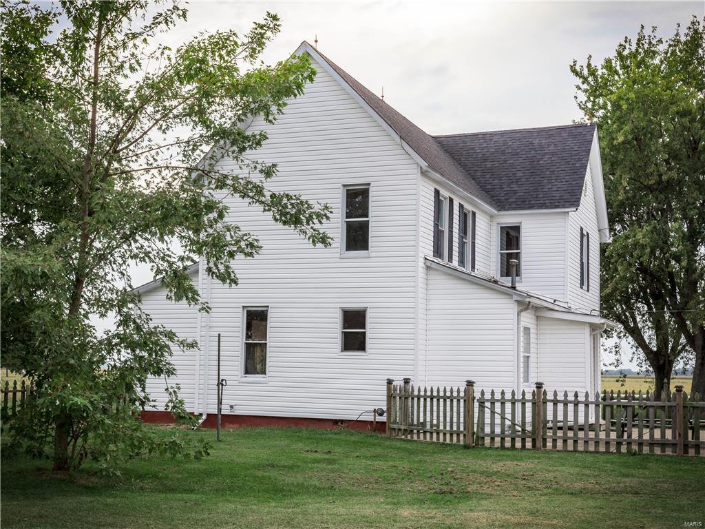 8526 State Rte 4 Staunton, IL 62088 - Photo 11 of 33