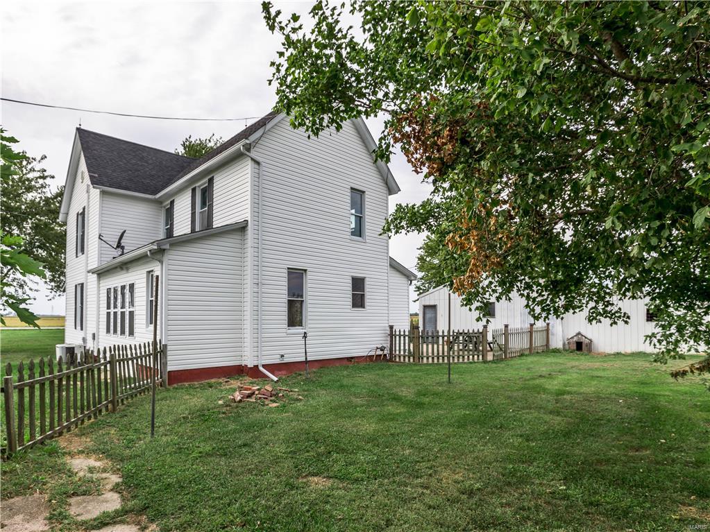 8526 State Rte 4 Staunton, IL 62088 - Photo 12 of 33