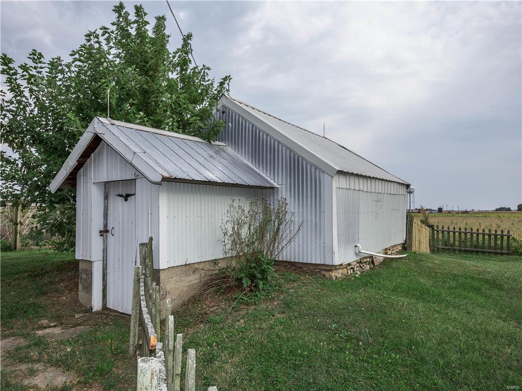 8526 State Rte 4 Staunton, IL 62088 - Photo 13 of 33