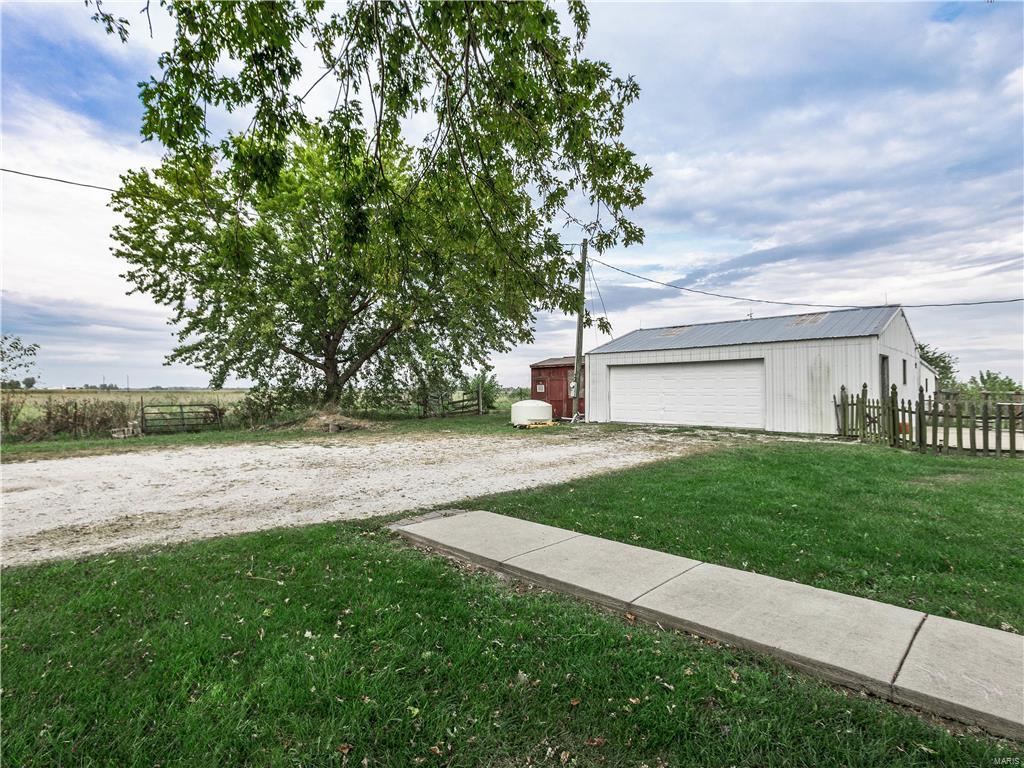 8526 State Rte 4 Staunton, IL 62088 - Photo 6 of 33