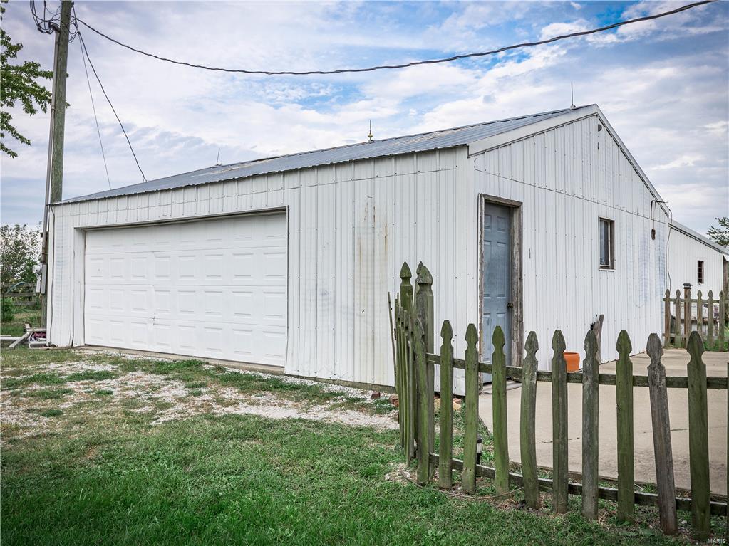 8526 State Rte 4 Staunton, IL 62088 - Photo 7 of 33