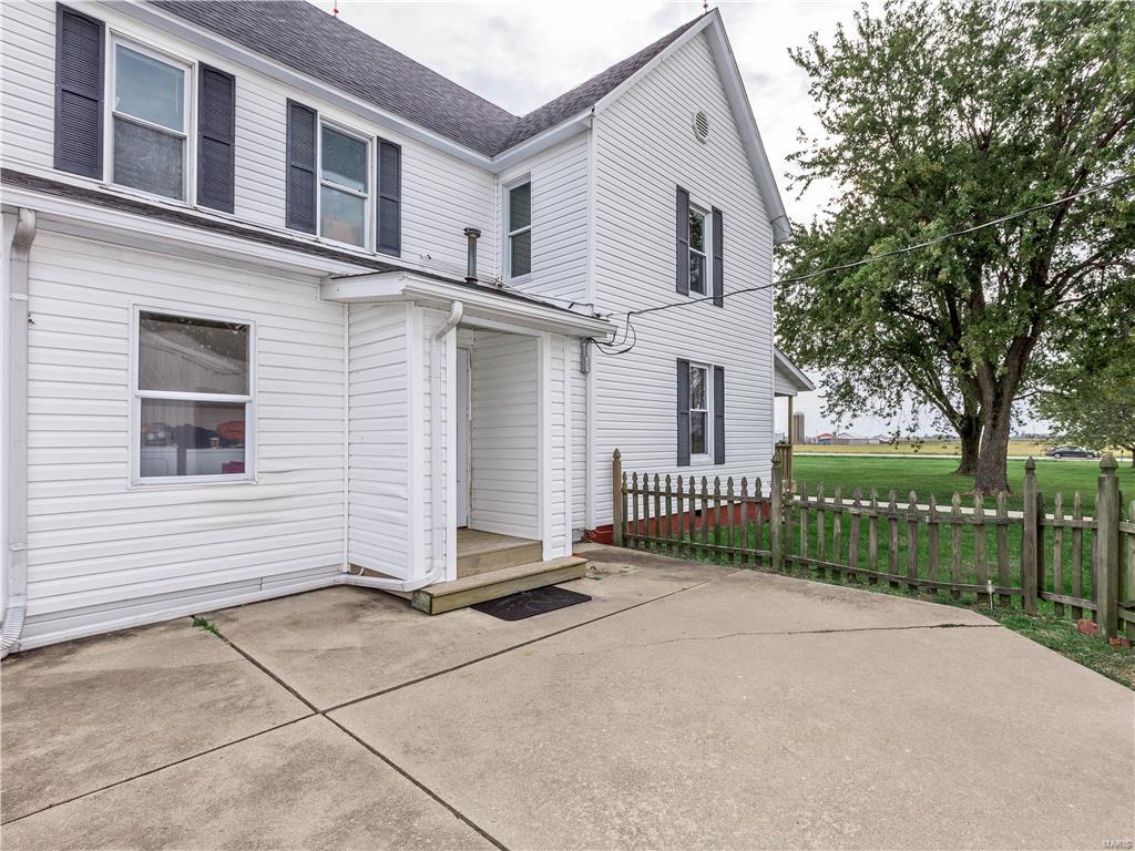 8526 State Rte 4 Staunton, IL 62088 - Photo 9 of 33