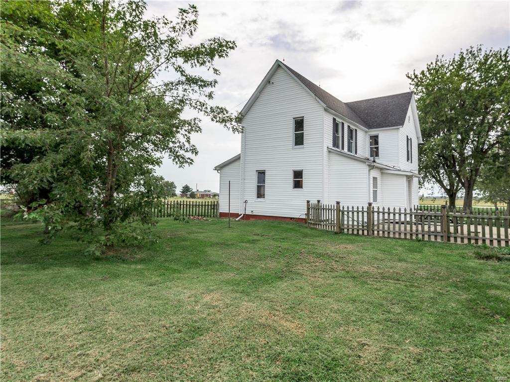 8526 State Rte 4 Staunton, IL 62088 - Photo 10 of 33