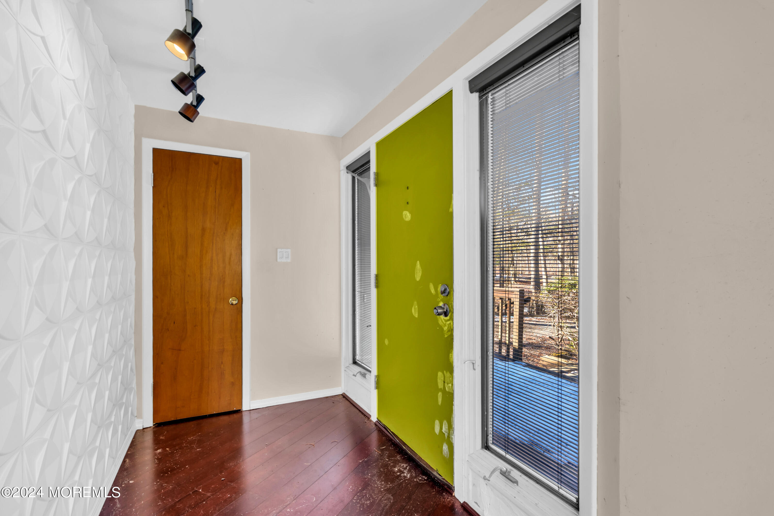 145 Woods Road Hightstown, NJ 08520 - Photo 6 of 64 011_ey203126