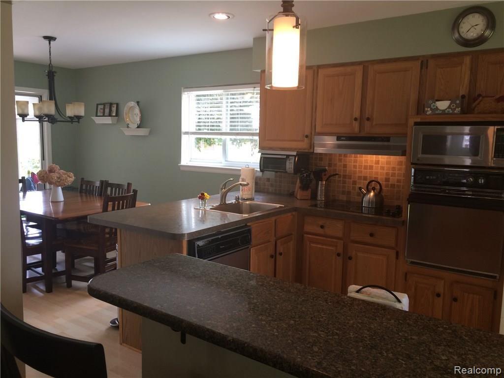 4111 Mark Orr Road Royal Oak, MI 48073 - Photo 6 of 23 image.jpeg