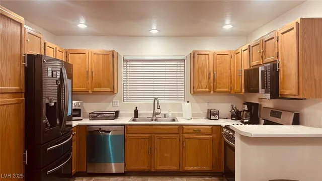 $1,900 | 6012 Ghost Town Trail, Las Vegas, NV 89118
