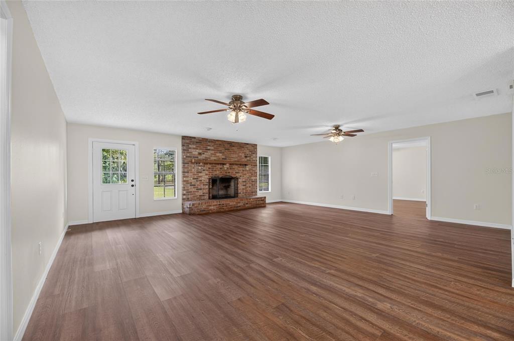 615 Thompson Road Lithia, FL 33547 - Photo 9 of 55