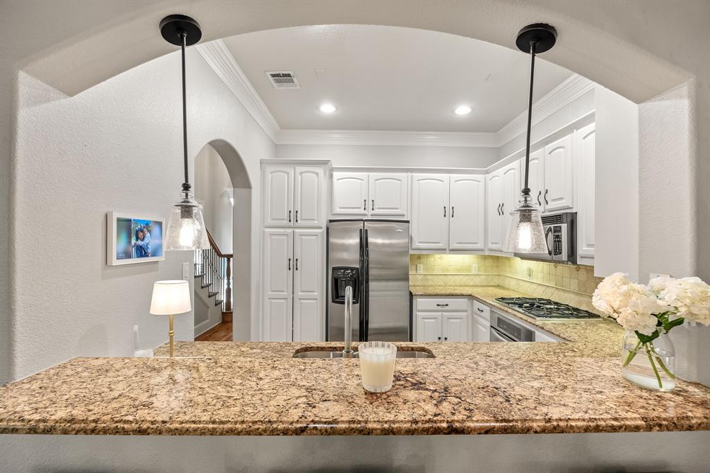 5332 Longview Street Dallas, TX 75206 - Photo 9 of 31 Gallery Image 9