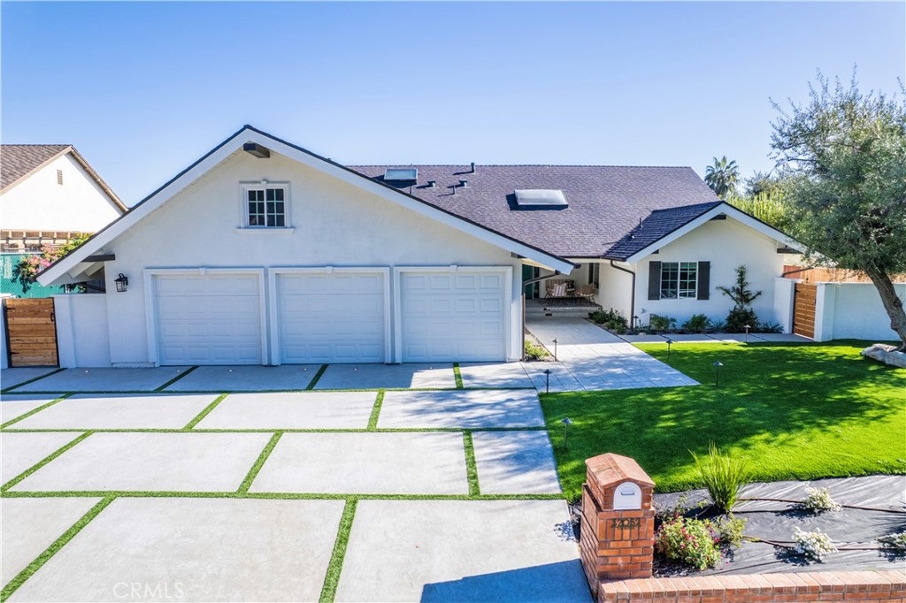32052 Via Alicia San Juan Capistrano, CA 92675 - Photo 2 of 39 a backyard of a house with table and chairs