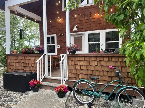 $429,999 | 203 Pomrankey Lane, Dover, ID 83825