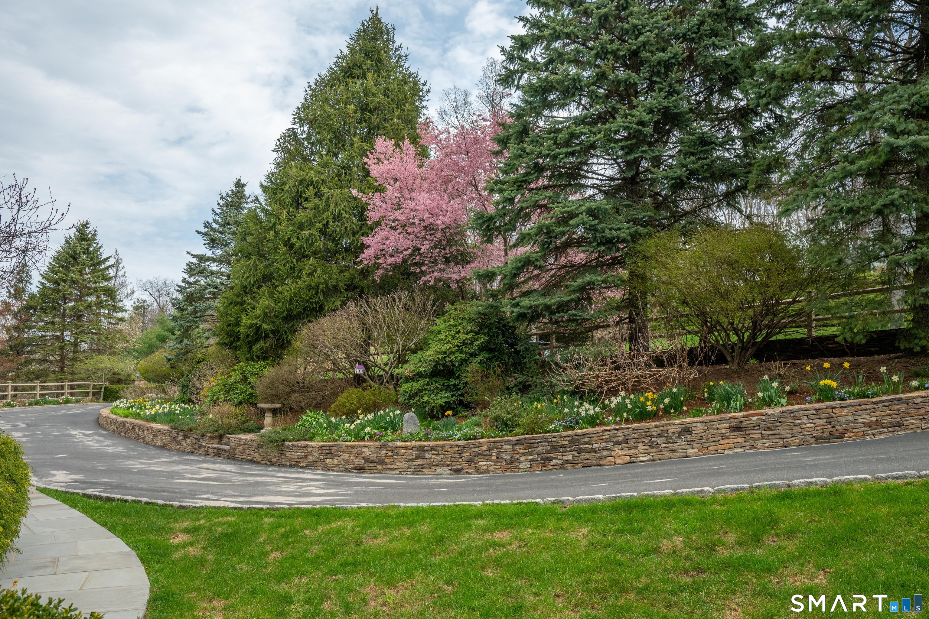 201 Grey Rock Road Southbury, CT 06488 - Photo 5 of 40 Stone walls of circular driveway - professionally landscaped