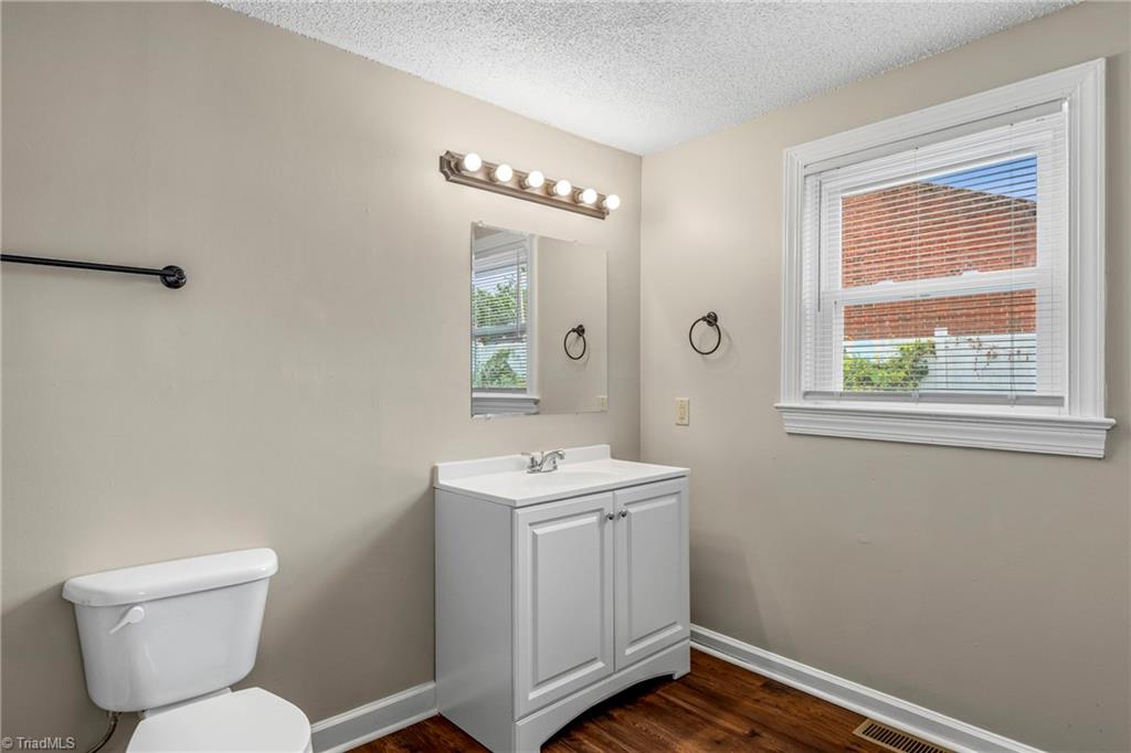 104 South Raleigh Street Greensboro, NC 27401 - Photo 23 of 24