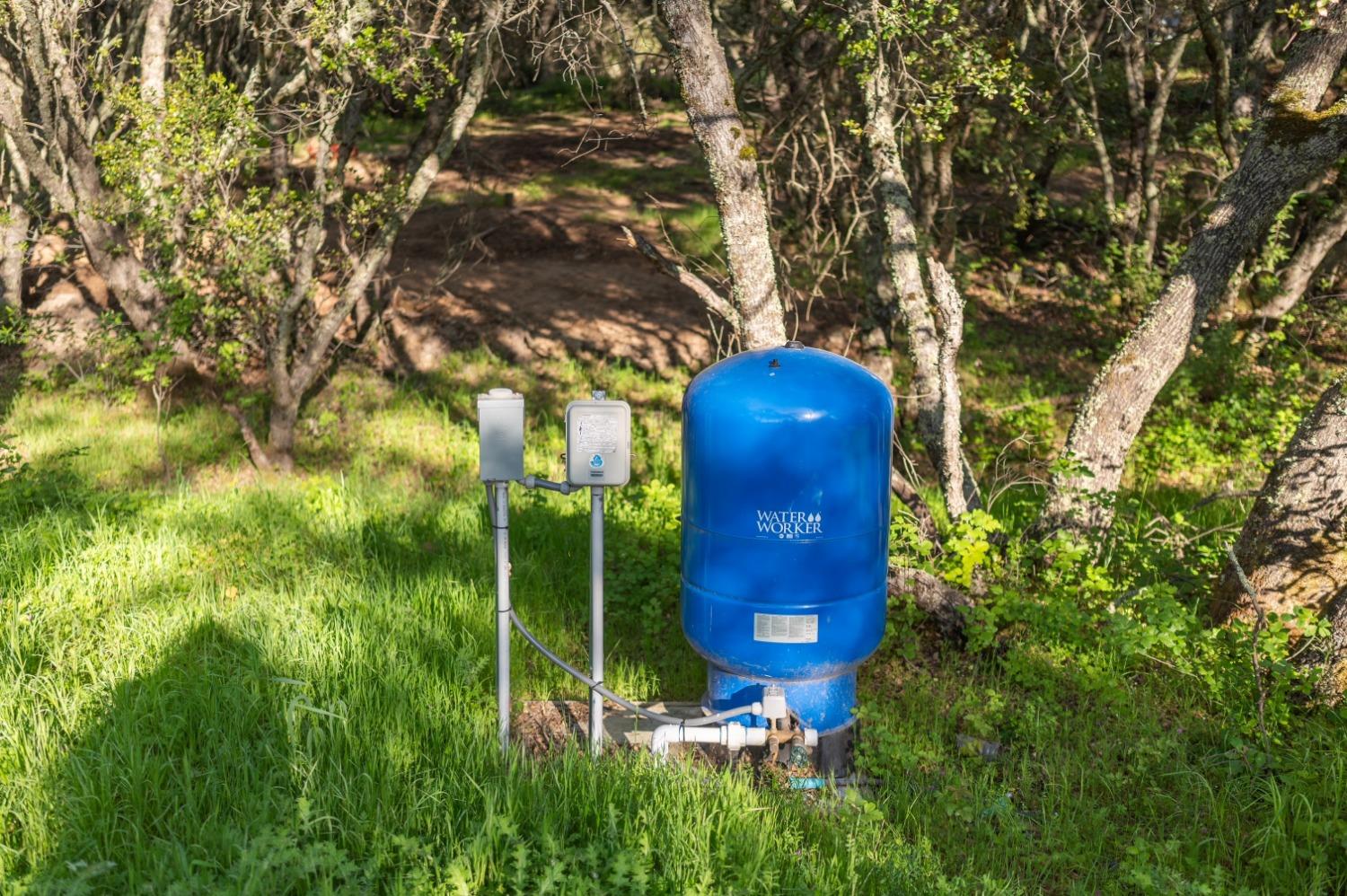1940 Dorado Ridge Trail Rescue, CA 95672 - Photo 6 of 24 a view of a wooden fence