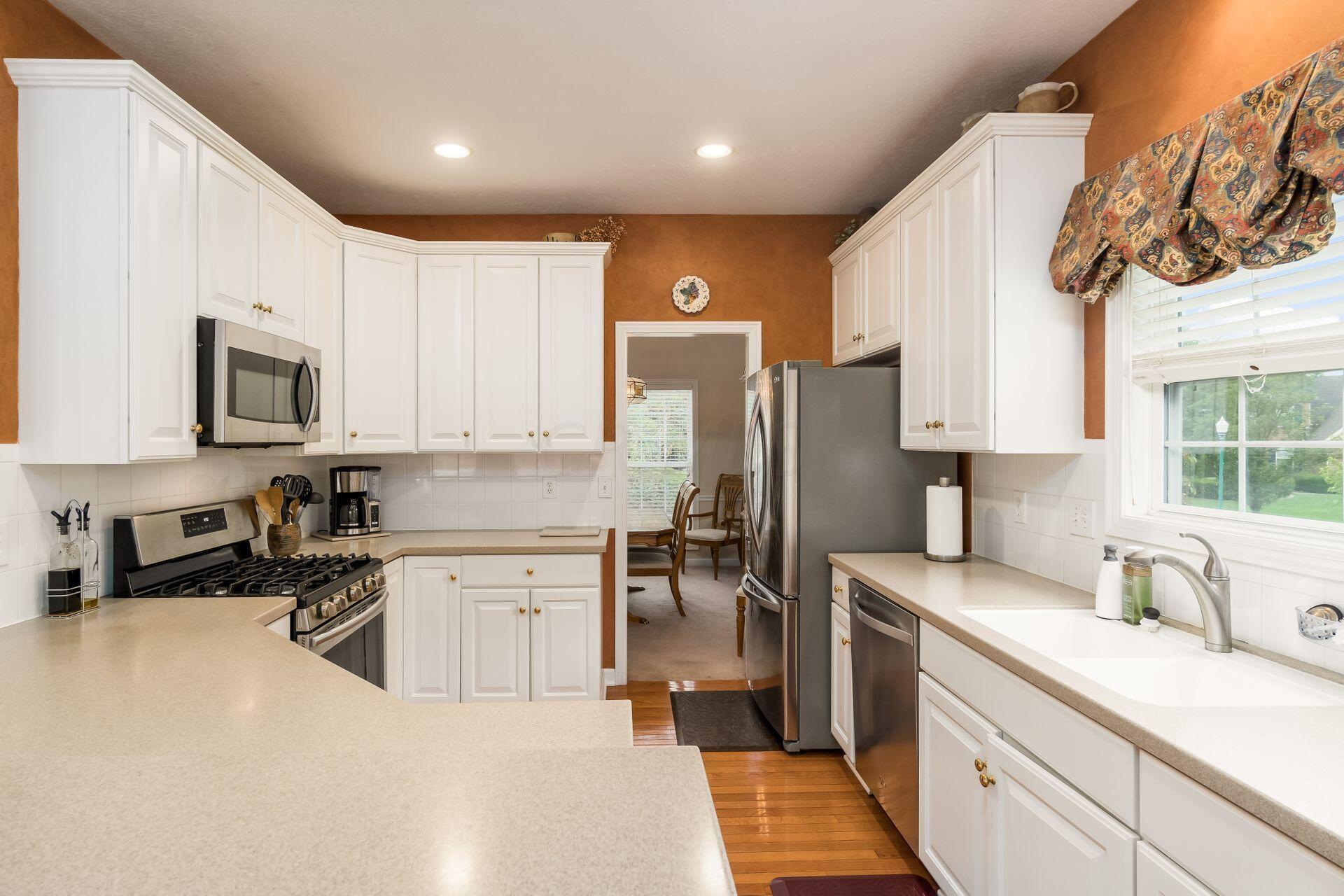 960 Reece Ridge Drive Columbus, OH 43230 - Photo 31 of 66 Kitchen