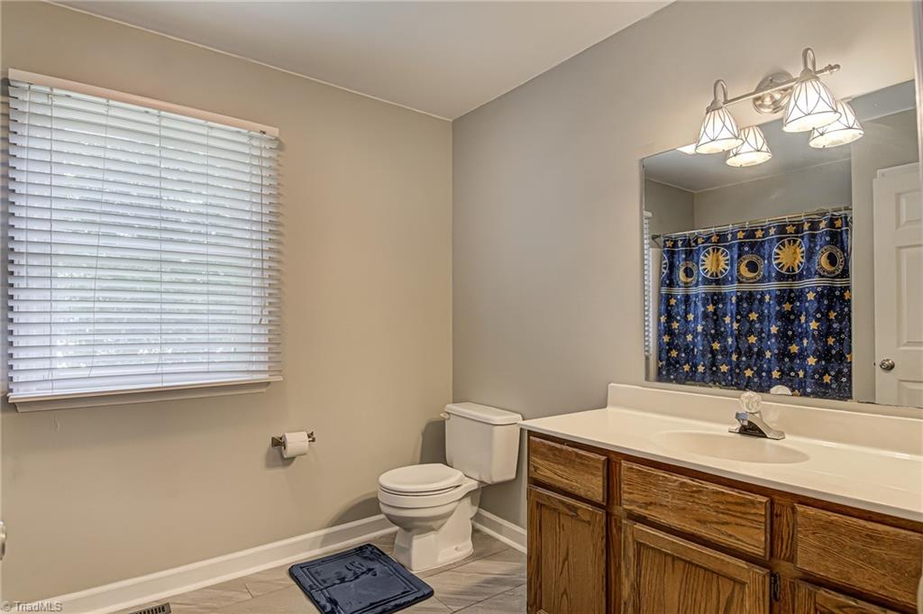 1862 Chestnut Grove Road King, NC 27021 - Photo 14 of 31 Upstairs bath