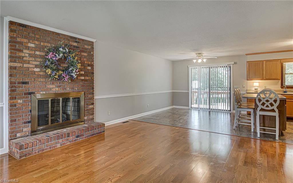 1862 Chestnut Grove Road King, NC 27021 - Photo 2 of 31 Living Room