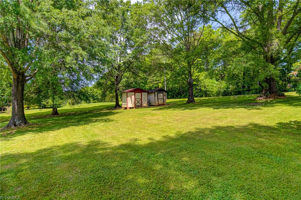 1862 Chestnut Grove Road King, NC 27021 - Photo 23 of 31