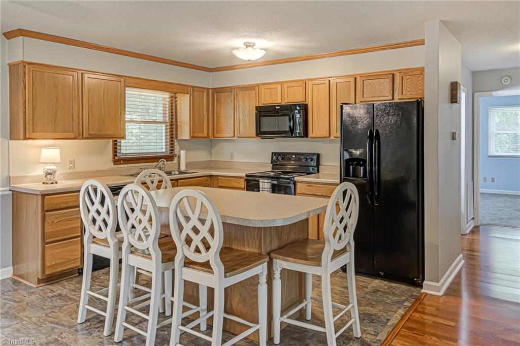 1862 Chestnut Grove Road King, NC 27021 - Photo 5 of 31 Large island.