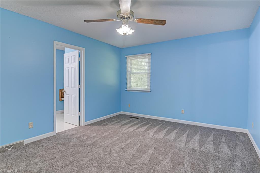 1862 Chestnut Grove Road King, NC 27021 - Photo 9 of 31 New carpet