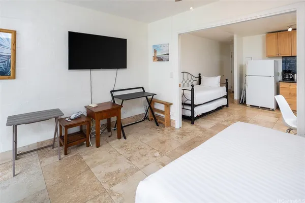 $2,200 | 240 Liliʻuokalani Avenue, Unit 201, Honolulu, HI 96815