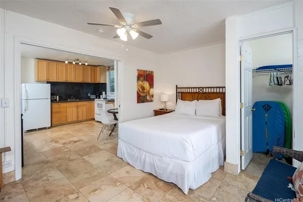 $2,200 | 240 Liliʻuokalani Avenue, Unit 201, Honolulu, HI 96815