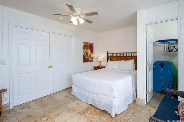 $2,200 | 240 Liliʻuokalani Avenue, Unit 201, Honolulu, HI 96815
