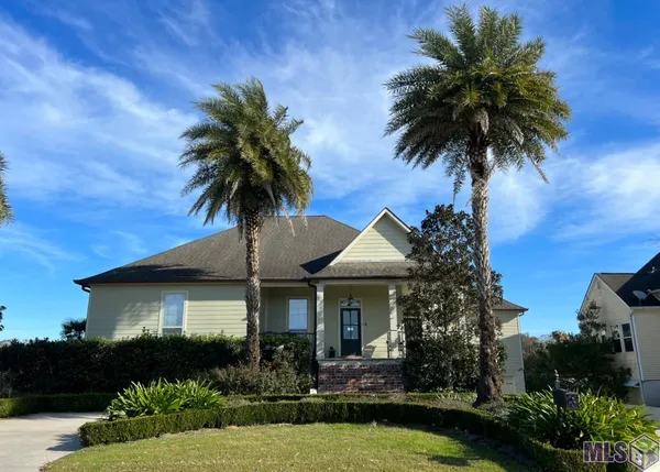 $885,000 | 11288 River Highlands Drive, St. Amant, LA 70774