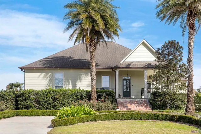 $885,000 | 11288 River Highlands Drive, St. Amant, LA 70774