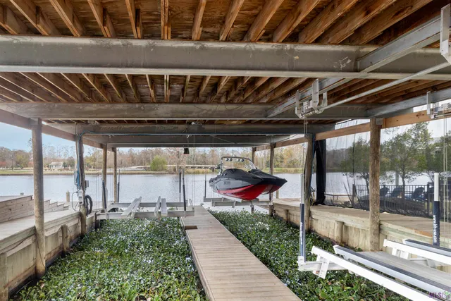 $885,000 | 11288 River Highlands Drive, St. Amant, LA 70774