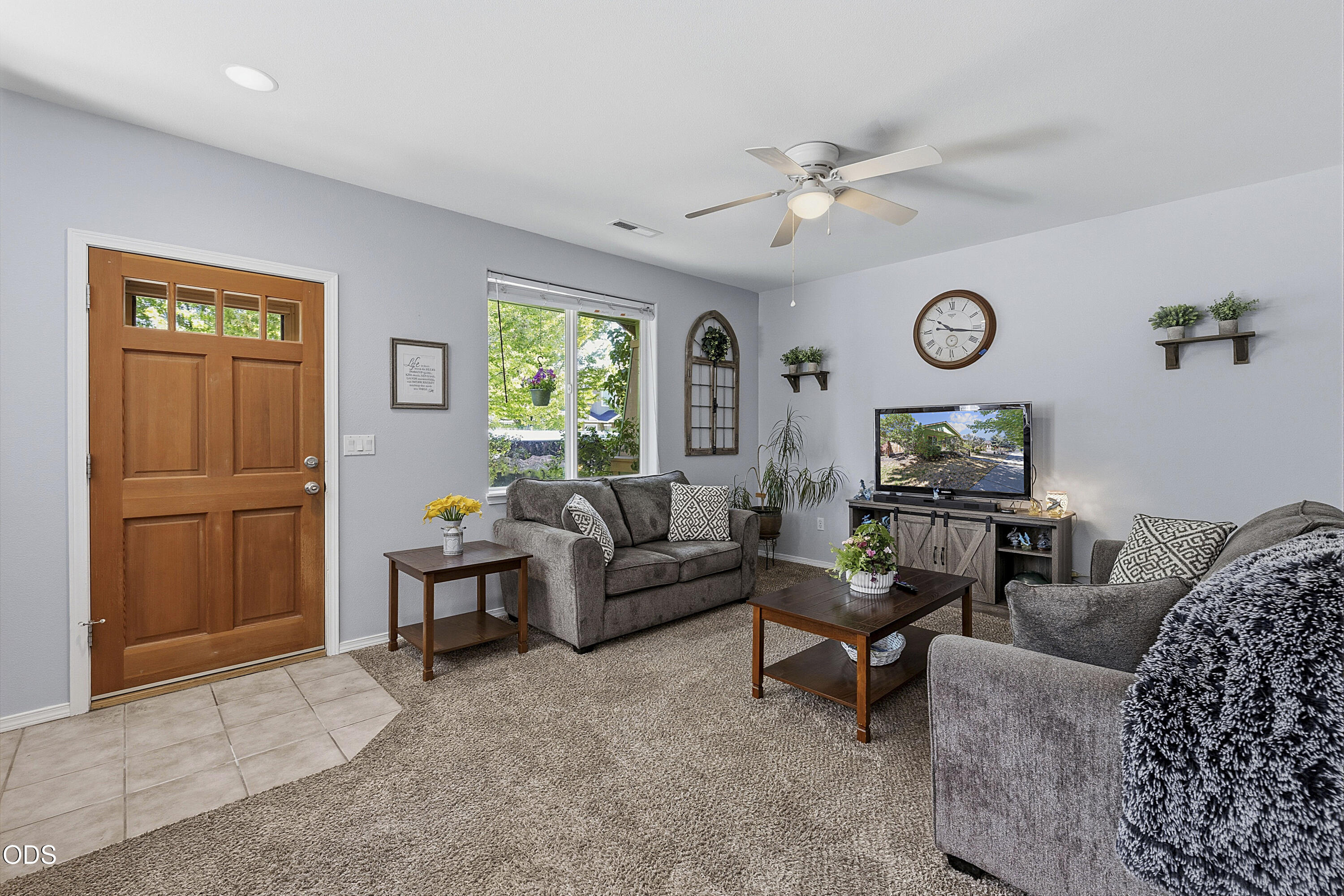 1345 Northeast 3rd Street Redmond, OR 97756 - Photo 4 of 27