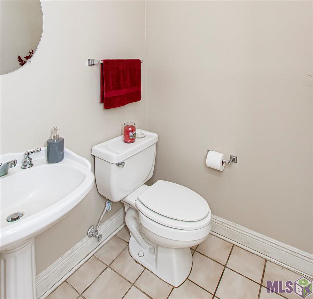 32890 Perkins Road Denham Springs, LA 70706 - Photo 8 of 30