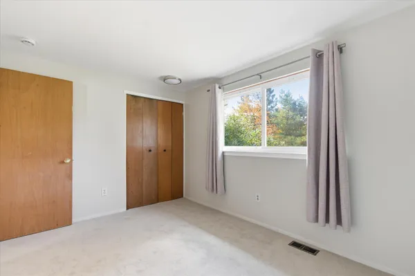 $3,000 | 2825 Tuebingen Parkway, Ann Arbor, MI 48105