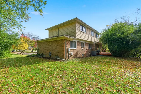 $3,000 | 2825 Tuebingen Parkway, Ann Arbor, MI 48105