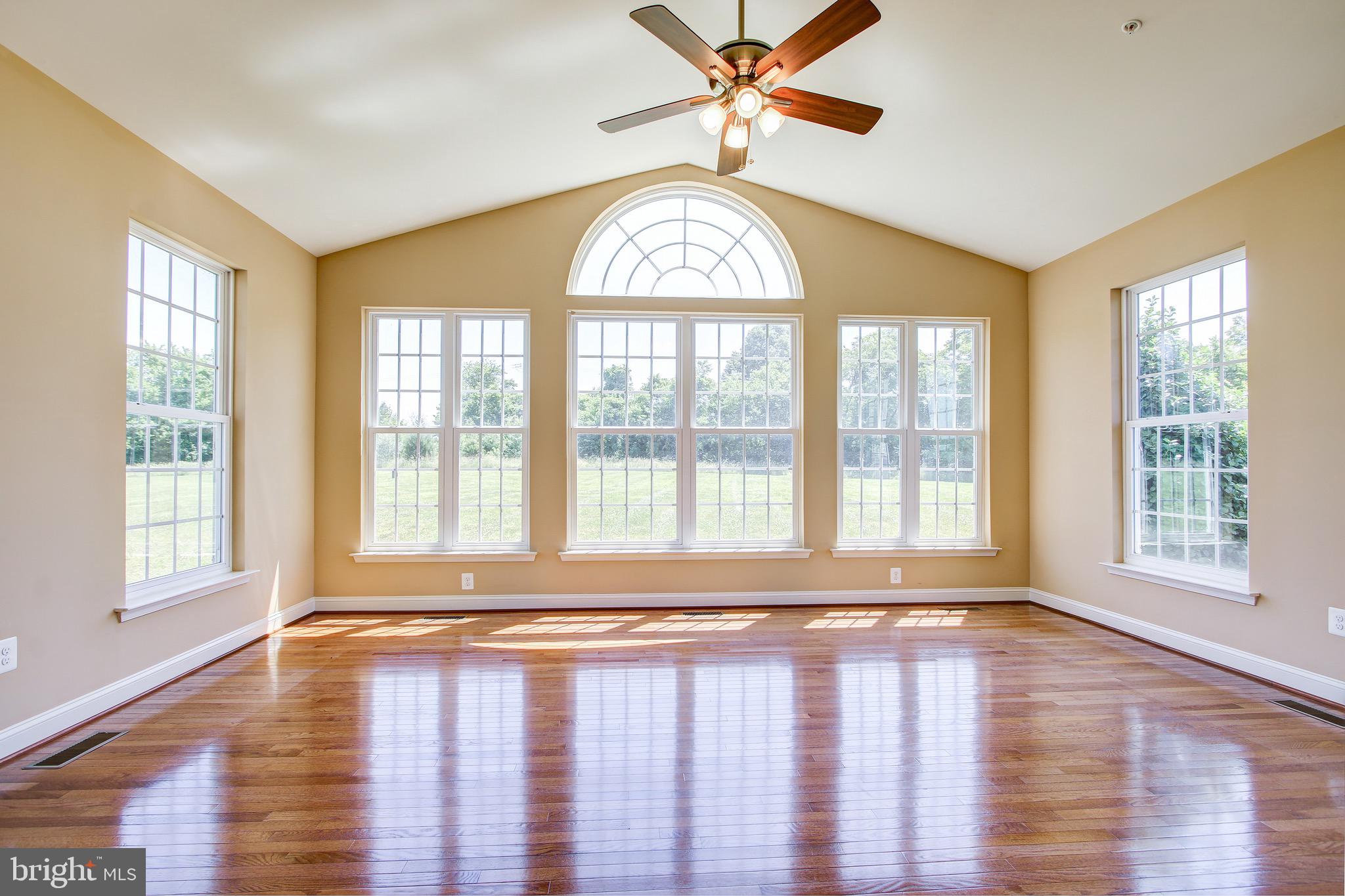 15530 Germantown Road Germantown, MD 20874 - Photo 13 of 53 Sunroom/Office/Rec Space