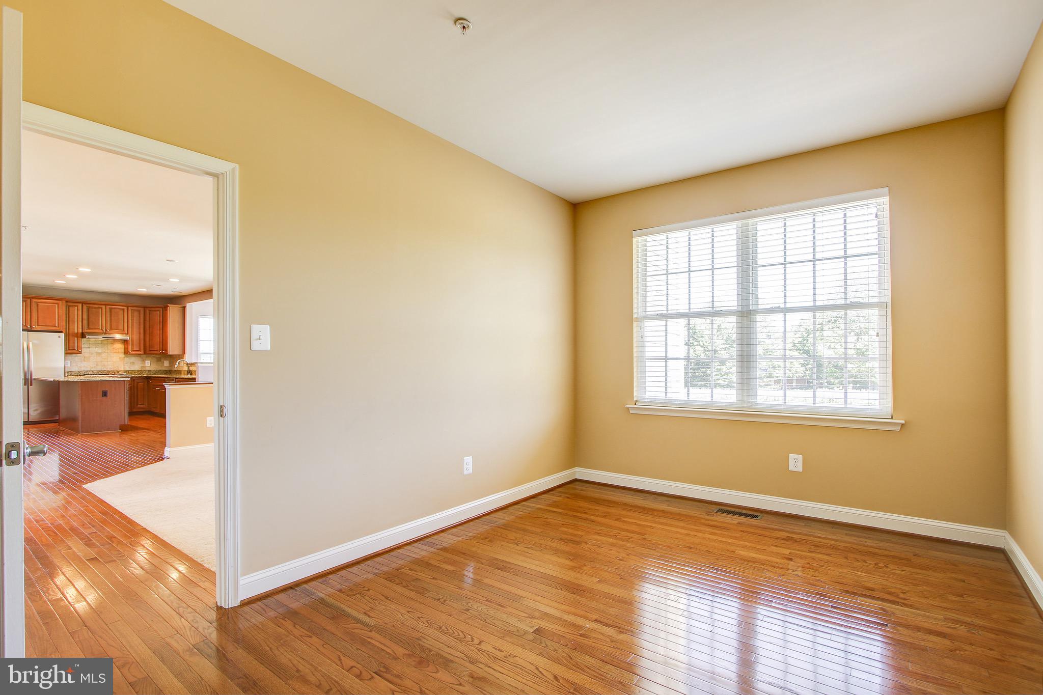 15530 Germantown Road Germantown, MD 20874 - Photo 21 of 53 Main Level Office/Rec Space/Den