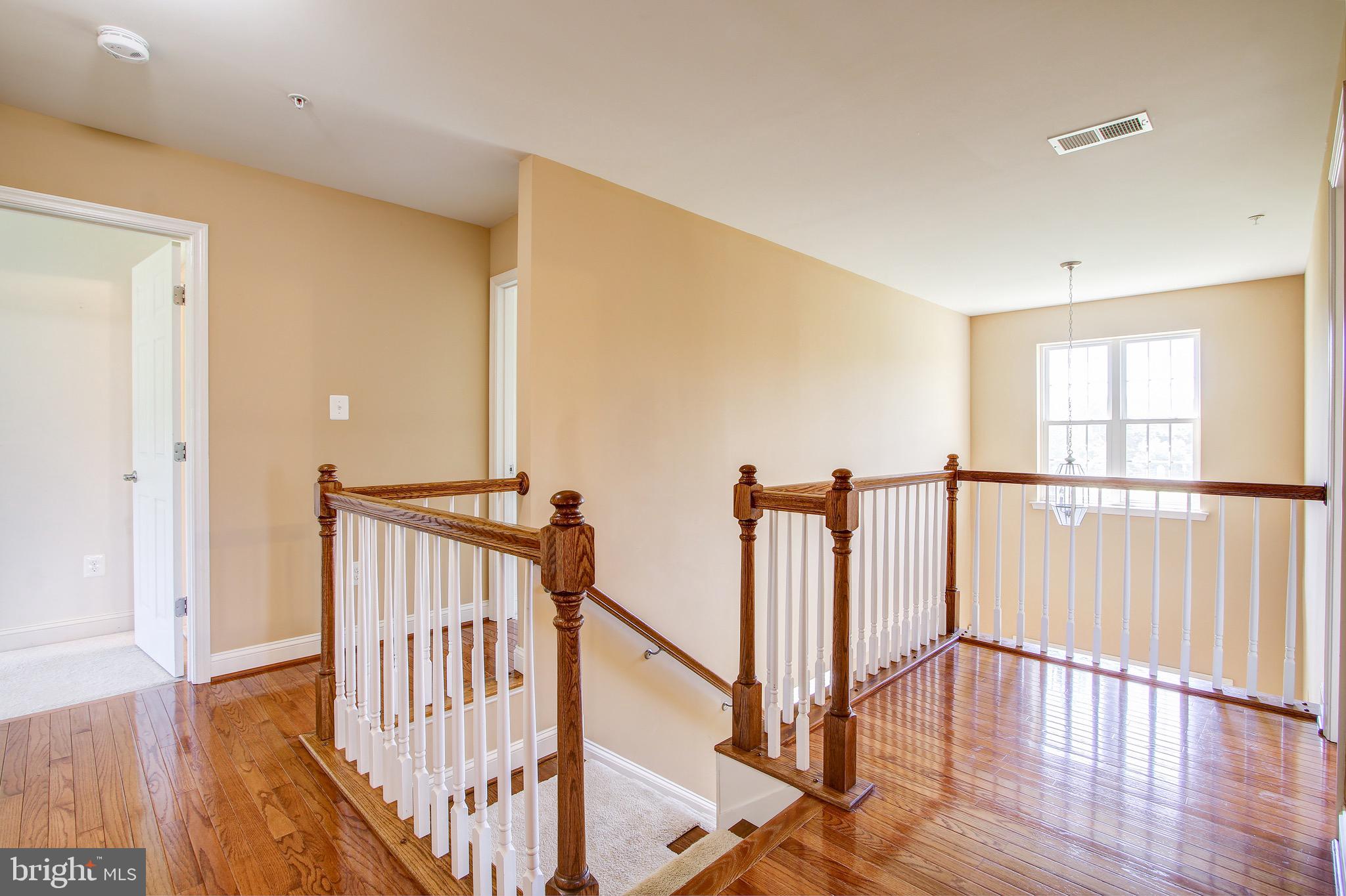 15530 Germantown Road Germantown, MD 20874 - Photo 31 of 53 Upper Level Hallway