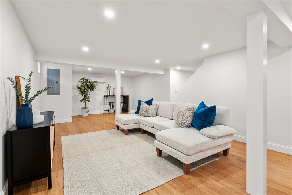 8 Everett Street Wakefield, MA 01880 - Photo 7 of 15
