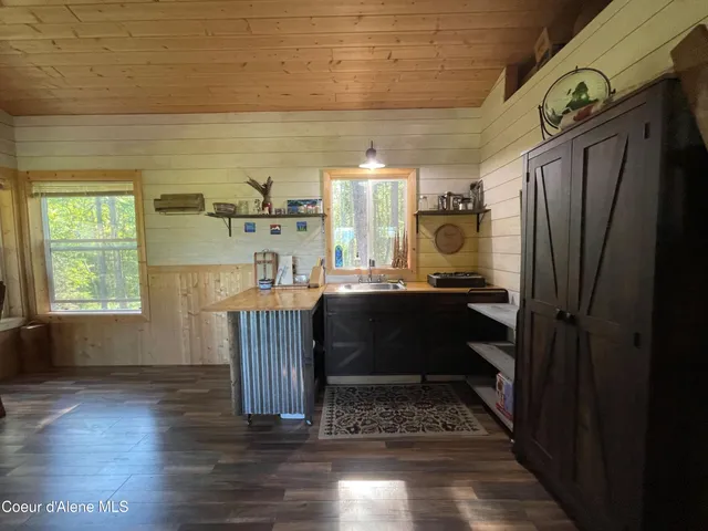 $299,000 | 1942 Two Tail Road, Bonners Ferry, ID 83805