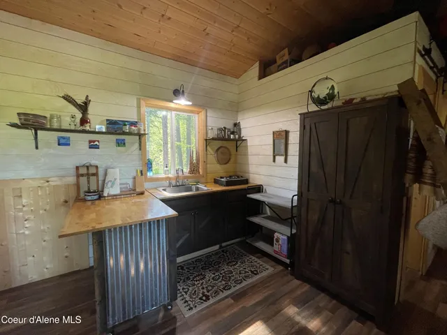 $299,000 | 1942 Two Tail Road, Bonners Ferry, ID 83805