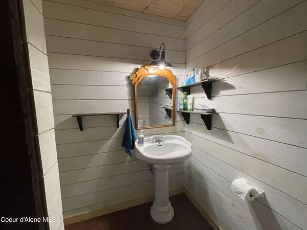 $299,000 | 1942 Two Tail Road, Bonners Ferry, ID 83805