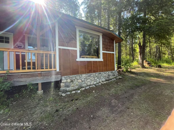 $299,000 | 1942 Two Tail Road, Bonners Ferry, ID 83805