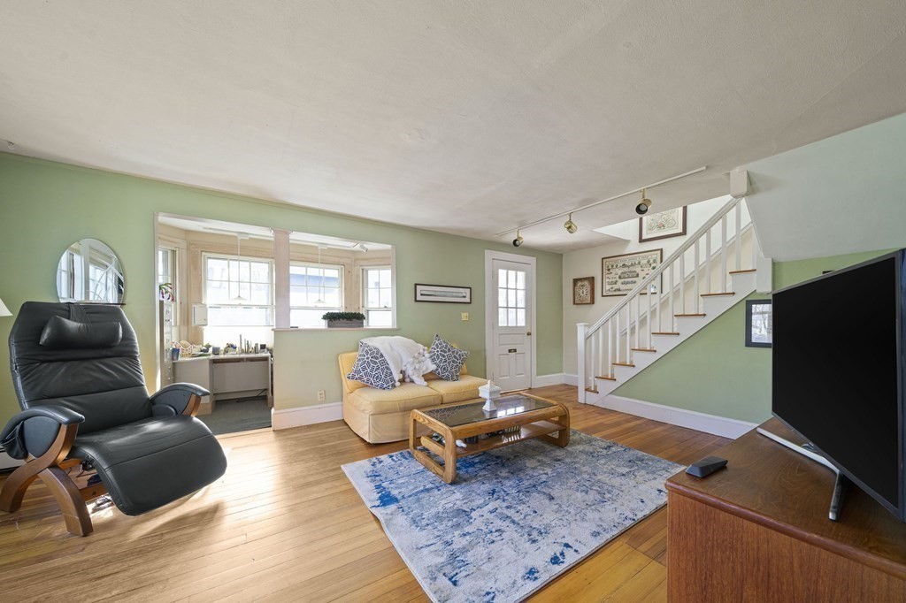 40 Beaver Dam Road Scituate, MA 02066 - Photo 4 of 21 Gallery Image 4