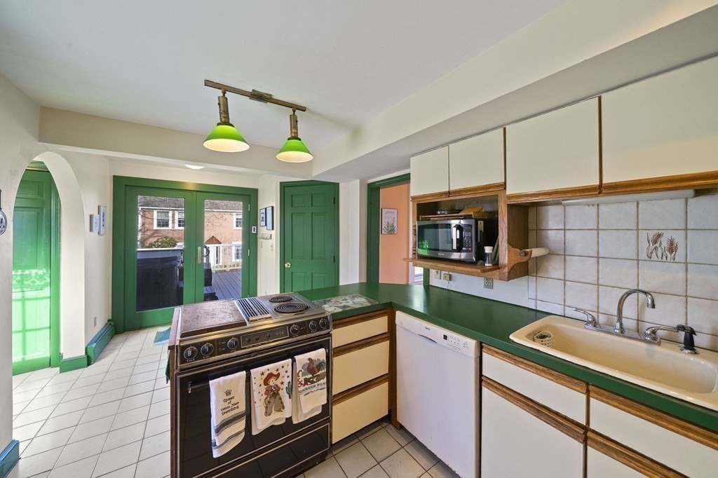 40 Beaver Dam Road Scituate, MA 02066 - Photo 7 of 21 Gallery Image 7