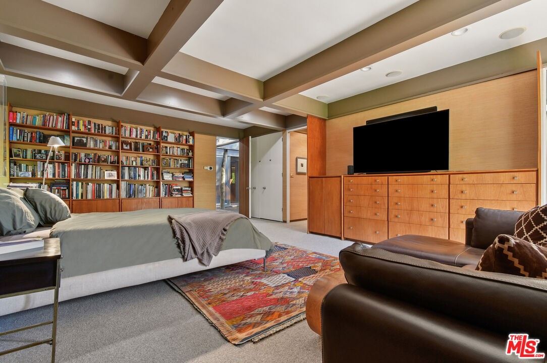 17269 Oak View Drive Encino, CA 91316 - Photo 21 of 45 Gallery Image 21