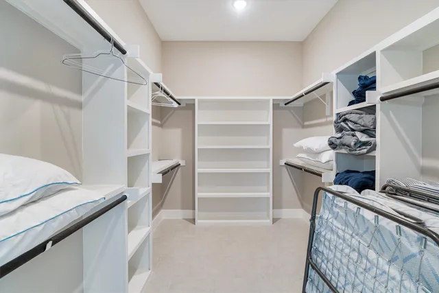 $3,000 | 215 West Drive, Kemah, TX 77565