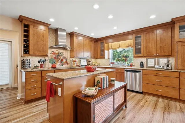 $1,200,000 | 4620 East St Bernard Highway, Meraux, LA 70075