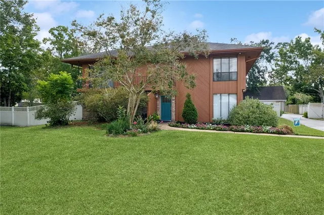 $1,200,000 | 4620 East St Bernard Highway, Meraux, LA 70075