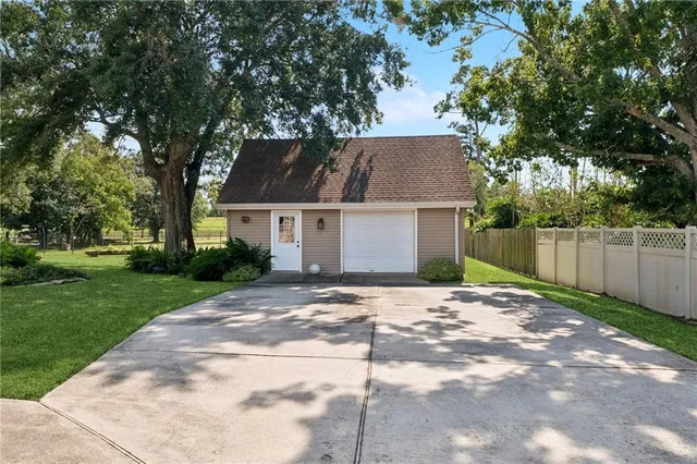 $1,200,000 | 4620 East St Bernard Highway, Meraux, LA 70075